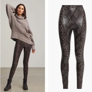 NWT Commando Faux Leather Animal Legging in Gray Snake XS